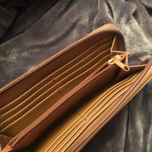 Mexx Walet - Picture 2 of 4